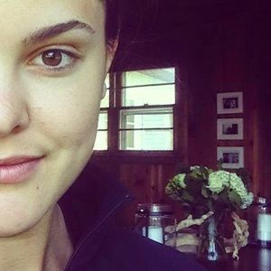 Meet your Posher, Caitlin