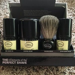 New The Art of Shaving kit