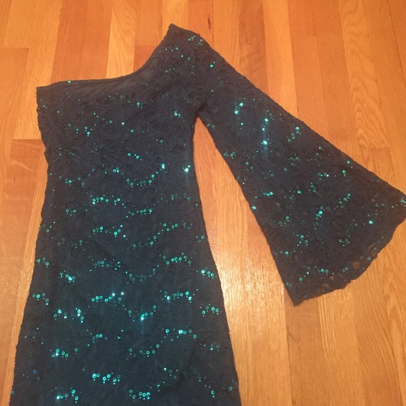 One shoulder dress - Picture 1 of 2