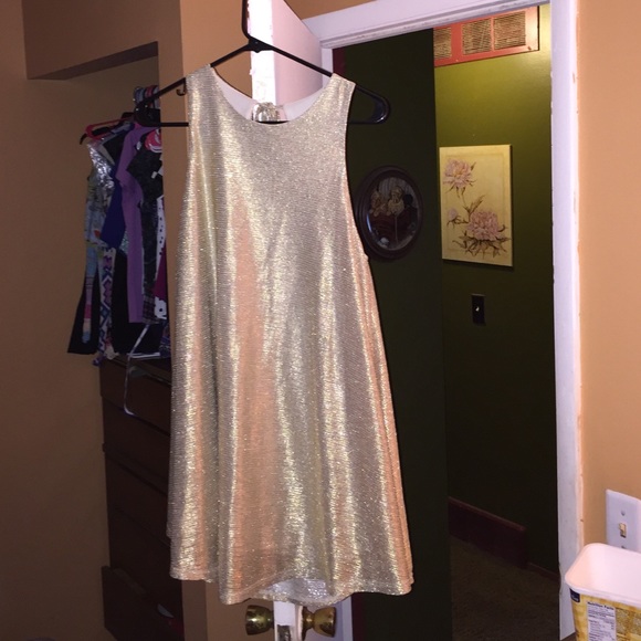 Shimmery gold sleeveless dress!
