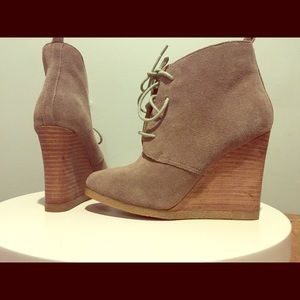 Steve Madden Suede Wedge