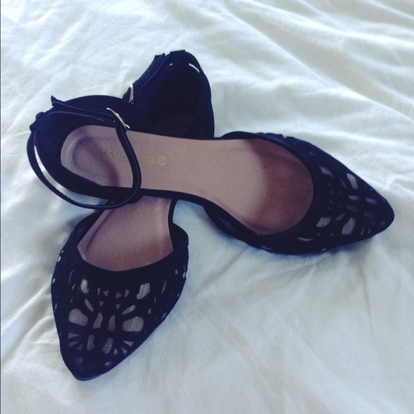 Pretty Lace Flats ❤️