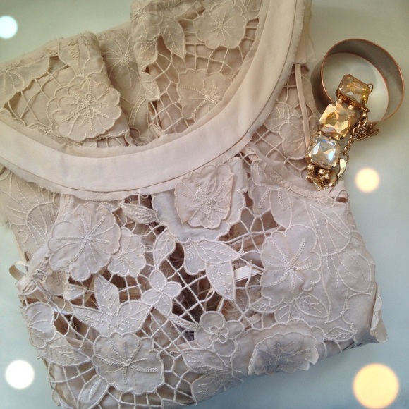 BCBGMaxAzria Tops - Flash sale💫💕HP- BCBG Max Azria tan petal blouse