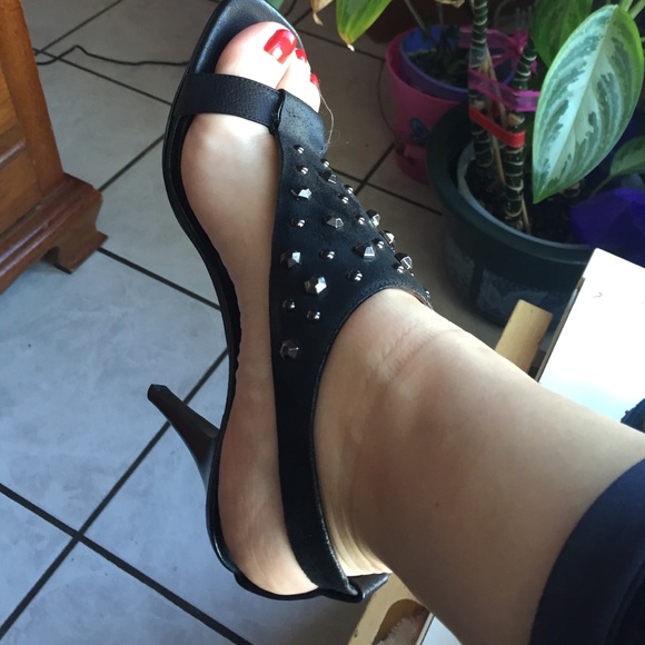 Donald j Pliner heels