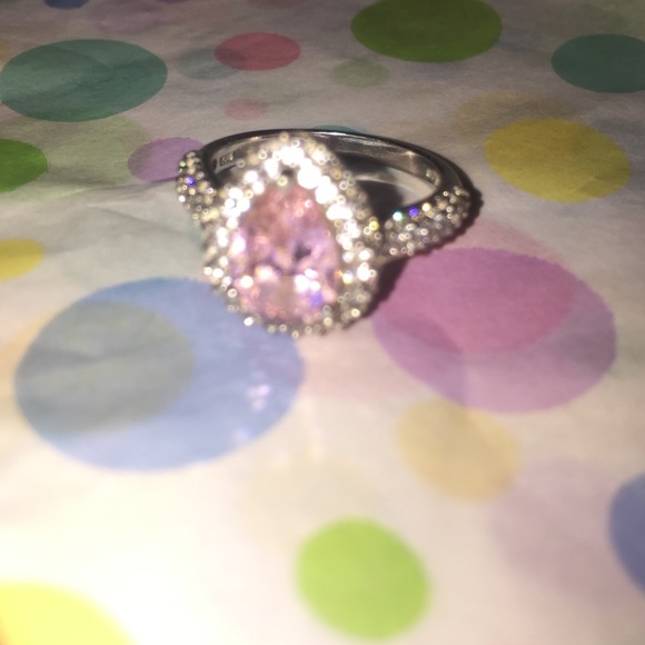 Pear shape pink ring - Picture 3 of 4
