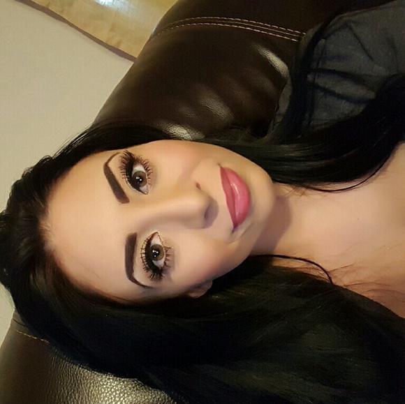 Meet your Posher, Bri - Picture 3 of 4