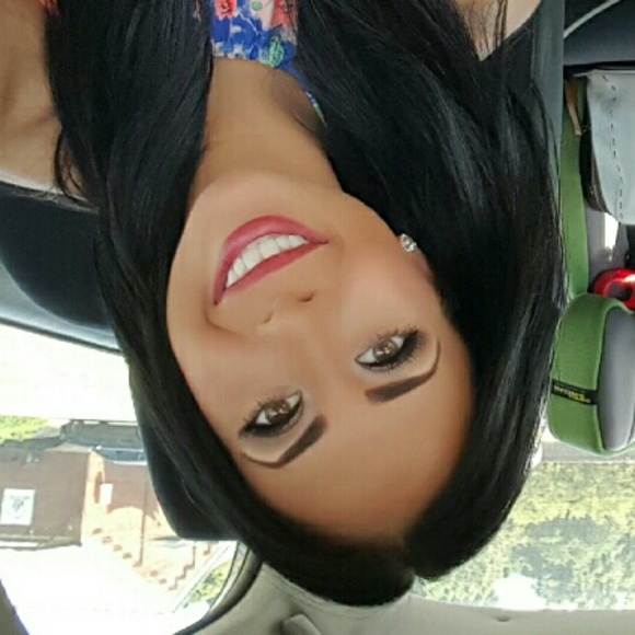 Meet your Posher, Bri - Picture 4 of 4