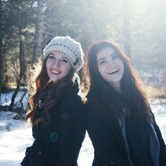 Meet your Posher, Stephanie - Picture 2 of 4