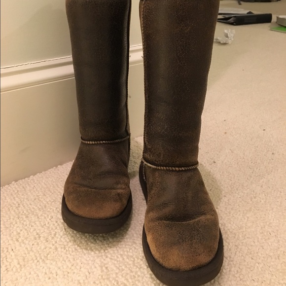 UGG Shoes - Brown leather uggs size 7
