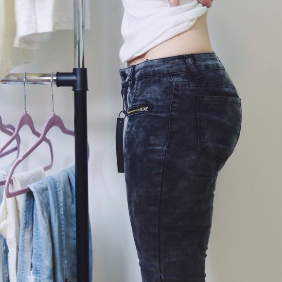 Gray Acid Wash Moto Skinnys *Last! - Picture 4 of 4