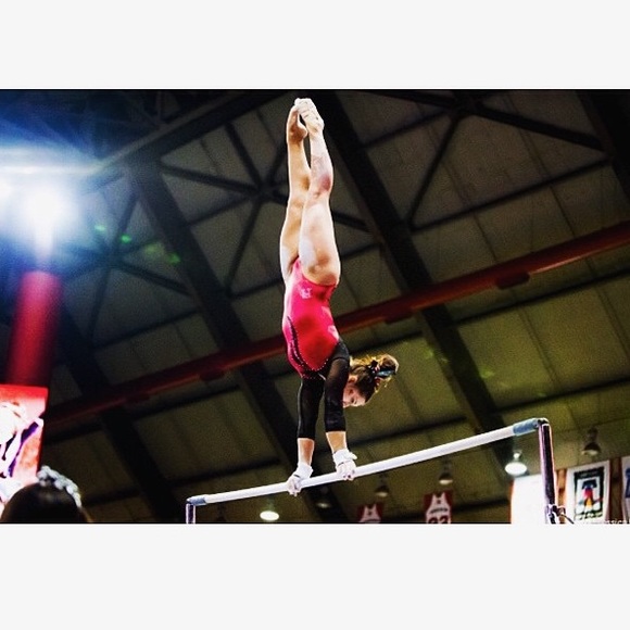 Meet your posher, April! - Picture 2 of 4