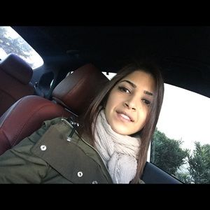 Meet your Posher, Ikram
