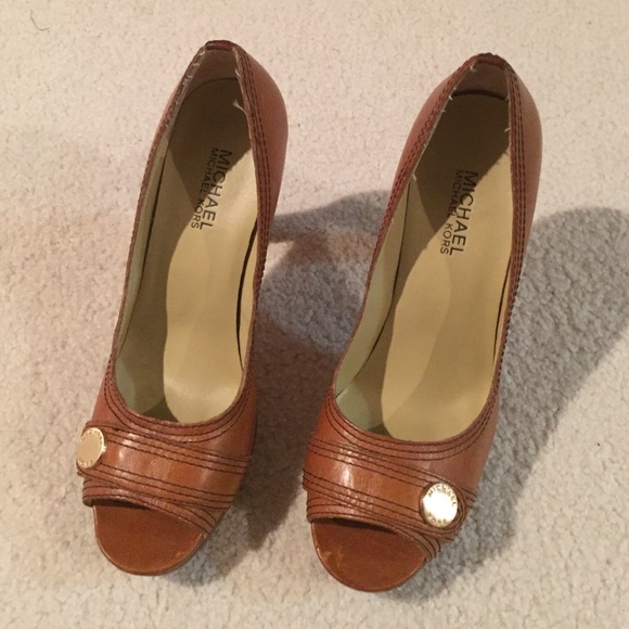 Beautiful brown Michael Kors heels- like new!!!