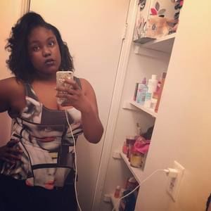 Meet your Posher, Latosha