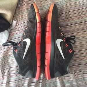 Nike free runs size 7.5