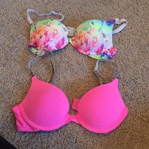 Victoria's Secret pink 32A bras