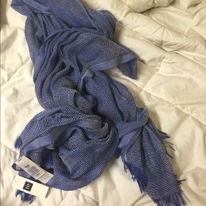 Gap blue scarf