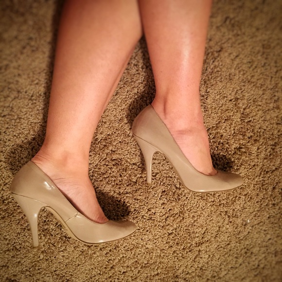 Tan/Nude Heels