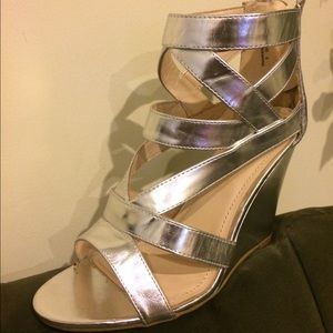 Reposh: Silver Sandal. GREAT condition!