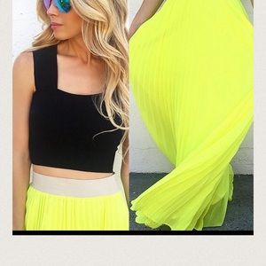 Neon pleated maxi skirt!