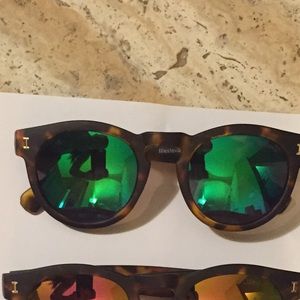 Green reflective sunglasses