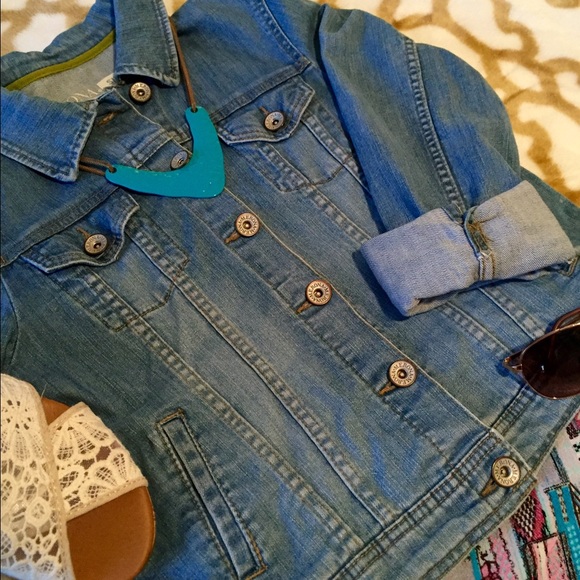 ✔️SOLD✔️ 💛Jean Jacket 💛 - Picture 2 of 3