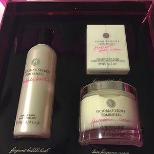VS Bombshell deluxe bathroom collection