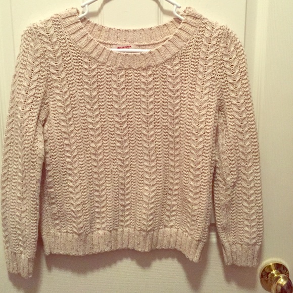 Oatmeal colored sweater - Picture 1 of 3
