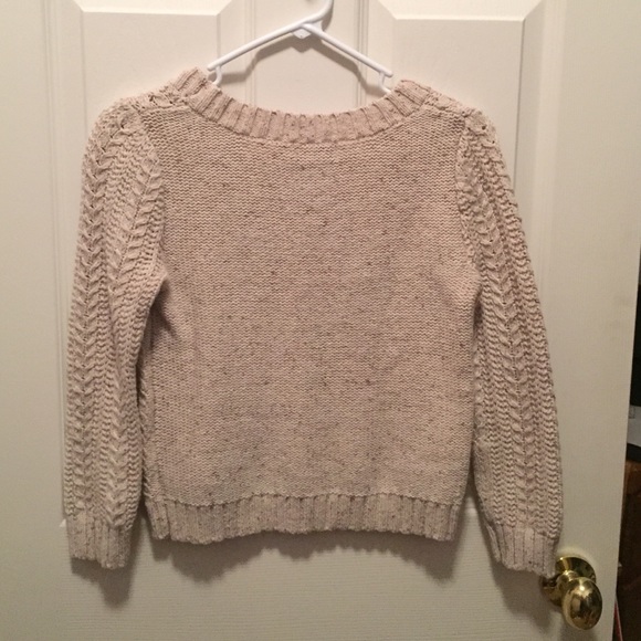 Oatmeal colored sweater - Picture 2 of 3