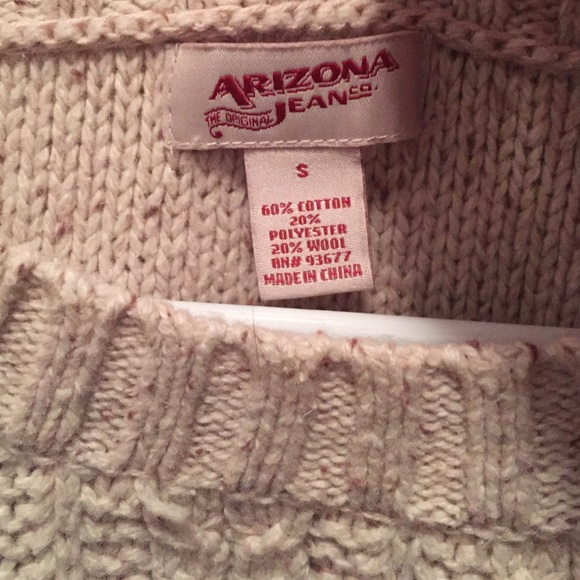 Oatmeal colored sweater - Picture 3 of 3