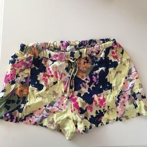 Floral fabric shorts