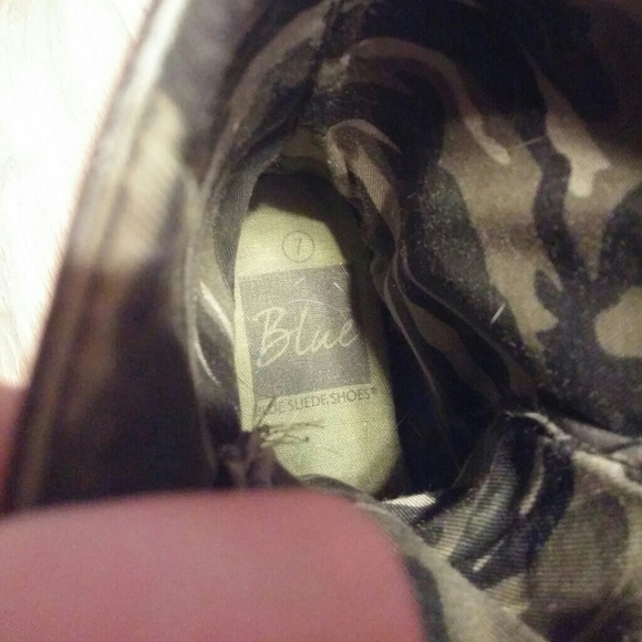 Blue Suede Shoes, combat boots with studs, size 7. - Picture 4 of 4