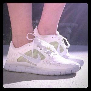 Nike Free Run3 5.0s! "off-white/lime green"