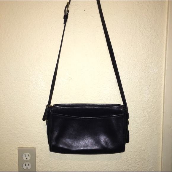 Vintage 80s authentic Coach Crossbody Bag
