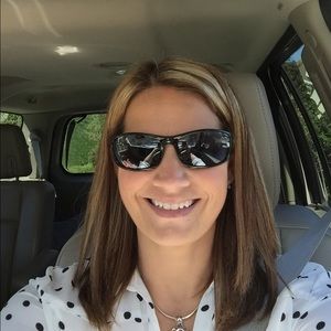 Meet your Posher, Hilary