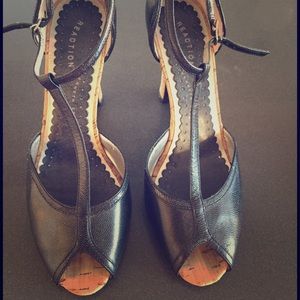 Michael Kors Jeepers Peepers shoes