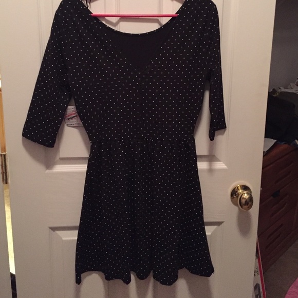 Black and white polka dotted dress - Picture 2 of 3