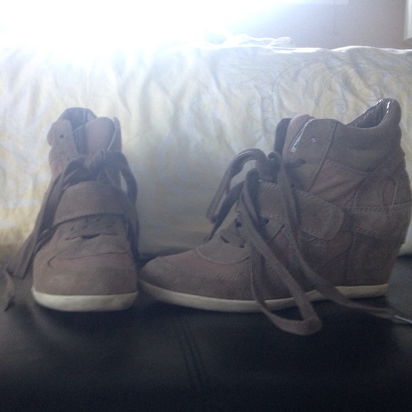 Sneaker wedges