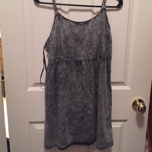 Acid washed dress - Picture 1 of 3
