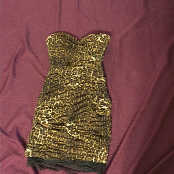 Bcbg pin up strapless sweetheart neckline dress