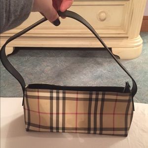 Burberry purse!!