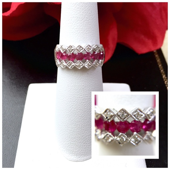18K White Gold Ruby Ring - Picture 1 of 3