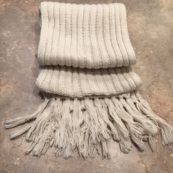H&M Cream scarf
