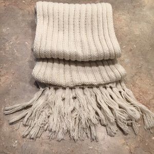 H&M Cream scarf