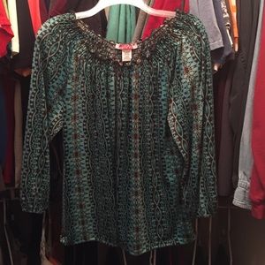 Quarter length sleeves