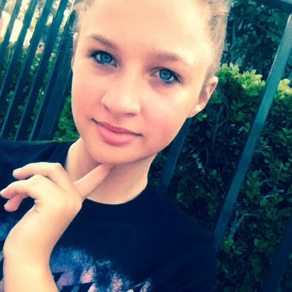 Meet your Posher, Maddie - Picture 1 of 1