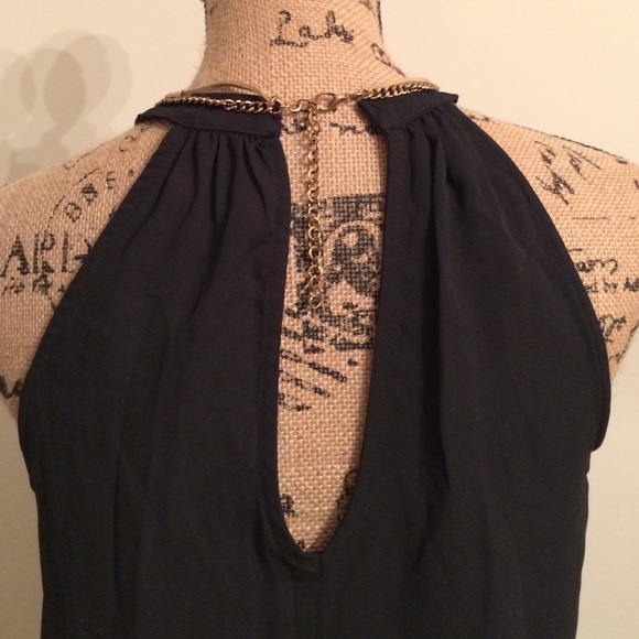 [BOUTIQUE] sleeveless blouse with fringe neckline - Picture 4 of 4