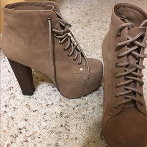 Jeffery Campbell Litas