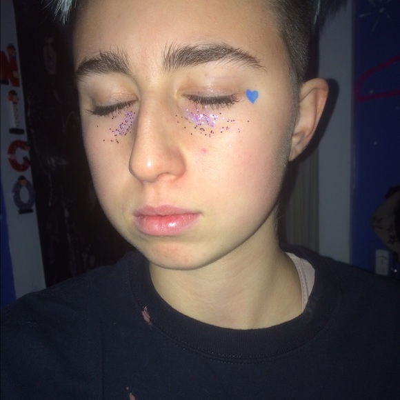 Meet your Posher, Nico - Picture 2 of 2