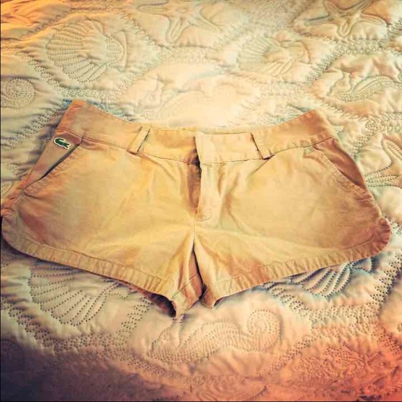 Size 38 Lacoste super cute shorts !!